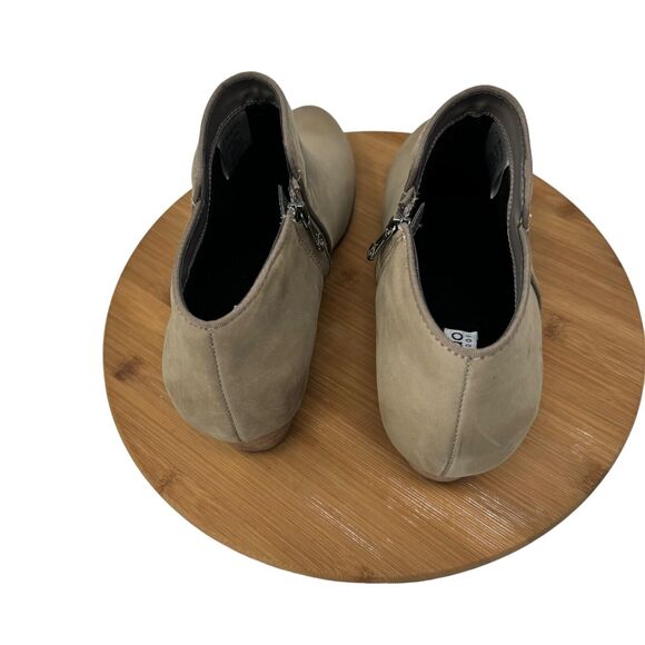Blondo Villa Ankle Bootie Beige Leather Nubuck Suede Waterproof Womens Size 12 - Picture 3 of 8